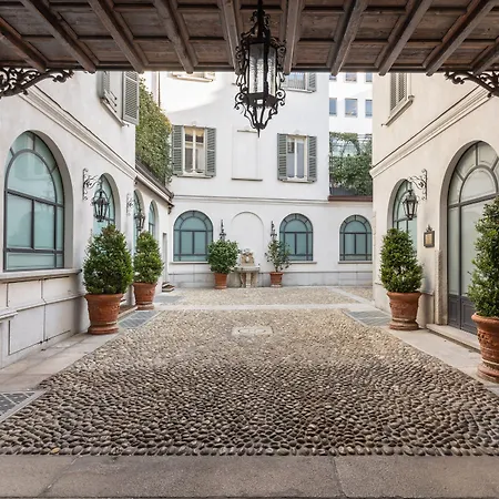 圣玛尔塔套房酒店 4* 米兰