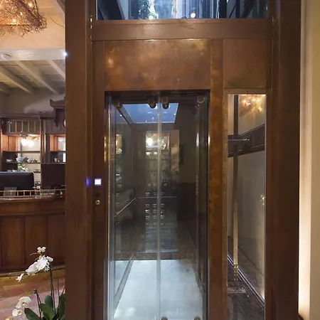 Otel Santa Marta 4*