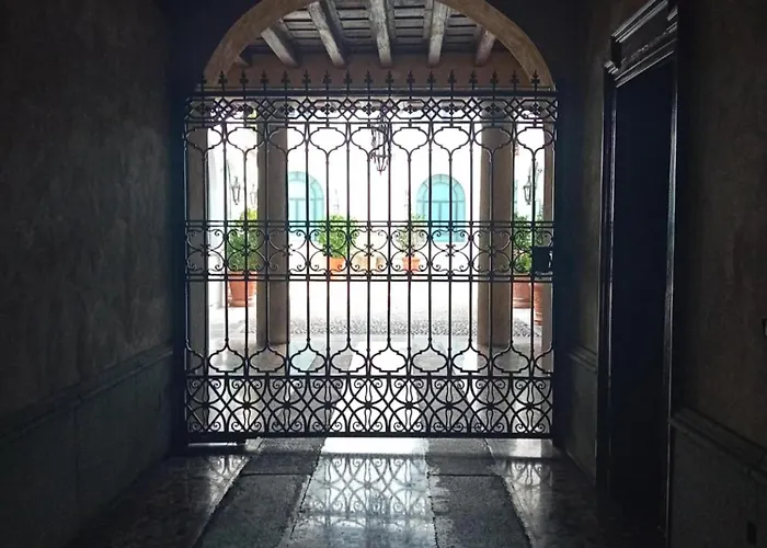 圣玛尔塔套房酒店 米兰