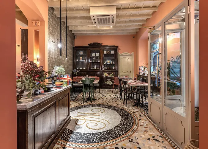 圣玛尔塔套房酒店 4*