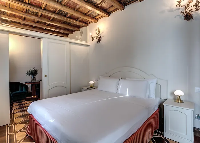 圣玛尔塔套房酒店 酒店 4*